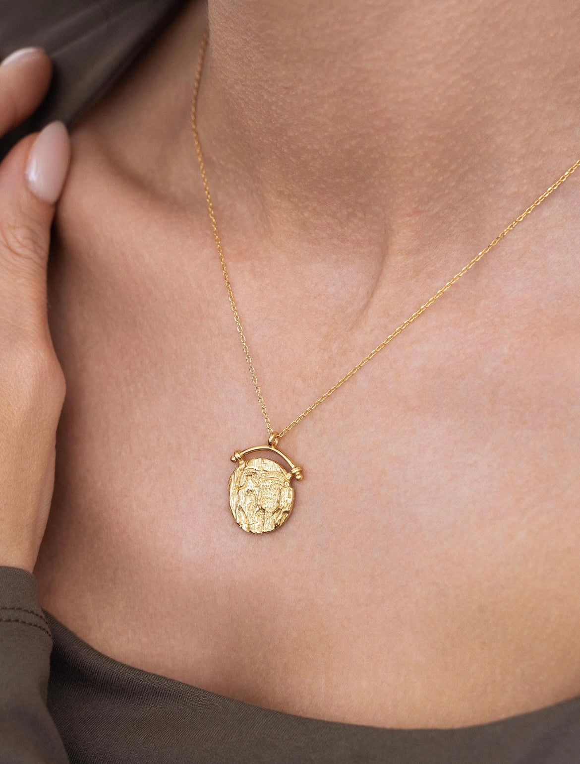 Roman Arc Necklace